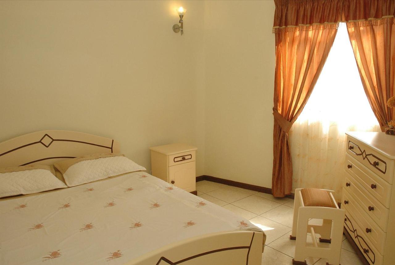 Montagu Villa Flic en Flac ภายนอก รูปภาพ